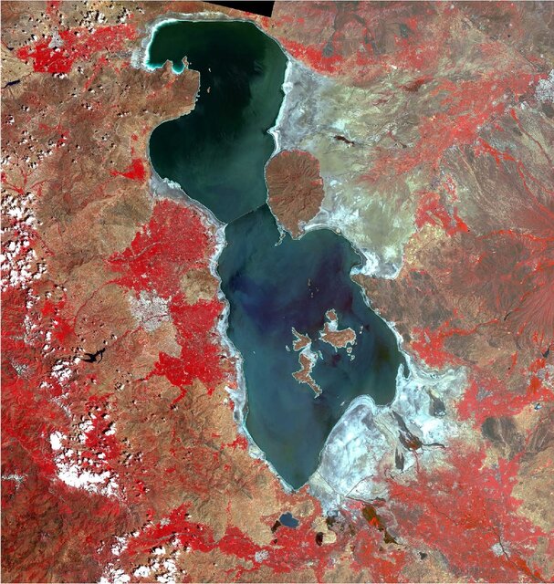تخصیص و تامین حق آبه دریاچه ارومیه توسط سازمان حفاظت محیط زیست پیگیری می شود